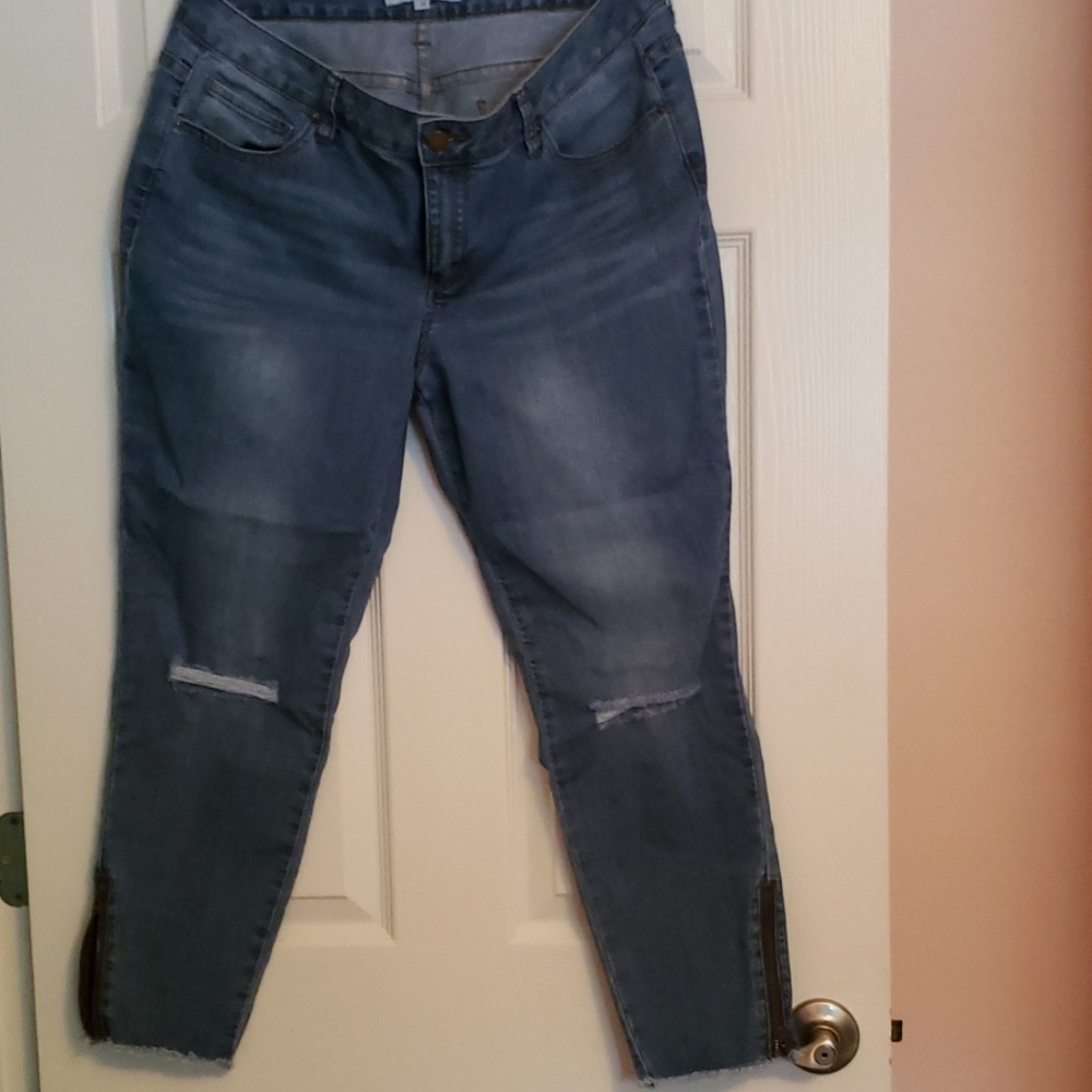 Velvet heart ankle skinny jeans. Size 31